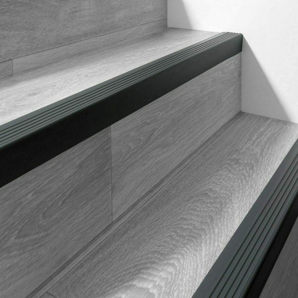 High-Quality Stair Profile with Enhanced Edge Protection and Anti-Slip Design