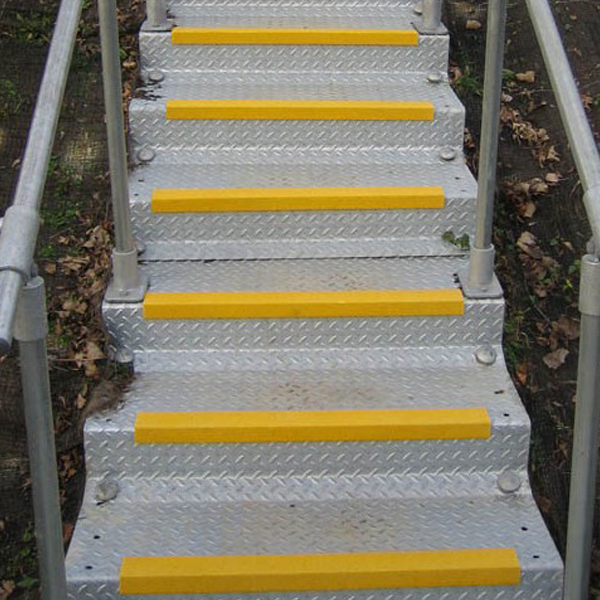 Long Lasting Heavy Duty GRP Non Slip Stair Nosing Cover